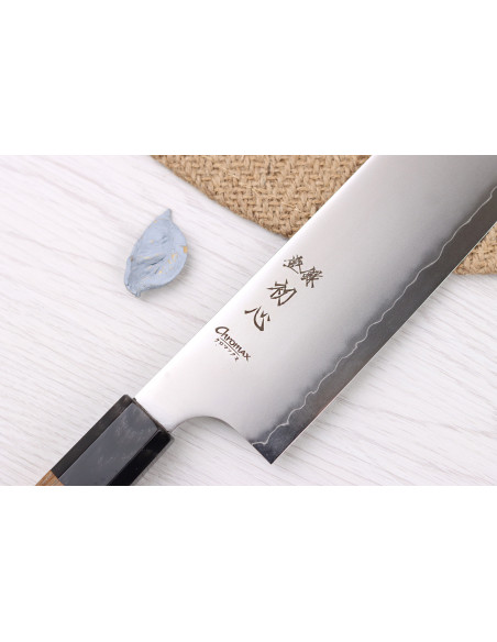 Håndlaget japansk nakiri-kniv på 16,5 cm fra Hatsukokoro Chromax med teak-skaft