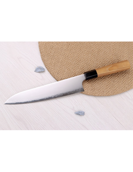 Coltello da chef giapponese artigianale Hatsukokoro Chromax da 23 cm con manico in teak