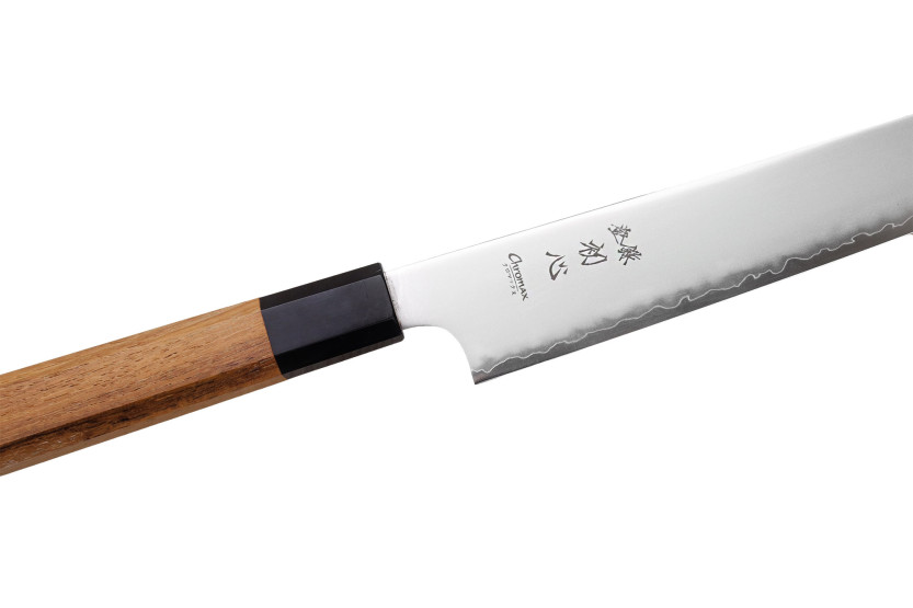 Cuchillo sujihiki japonés artesanal Hatsukokoro Chromax de 23 cm con mango de teca