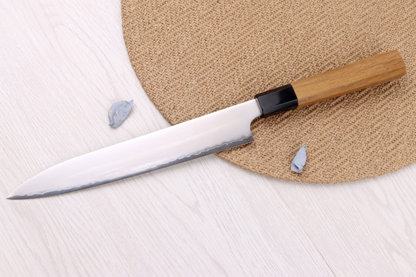 Handgefertigtes japanisches Sujihiki -Messer „Hatsukokoro Chromax“, 23 cm, mit Teakholzgriff