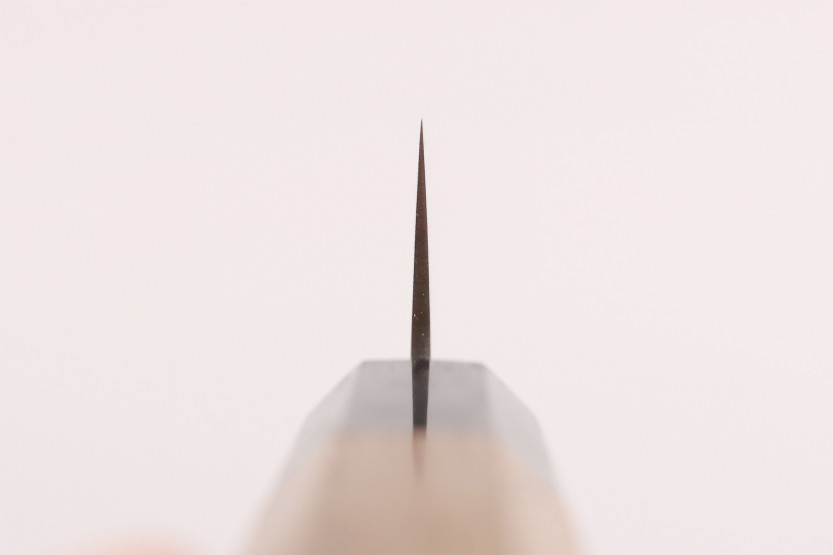 Hatsukokoro Chromax -merkkinen, käsintehty japanilainen 23 cm:n sujihiki -veitsi, tekkipuukahva
