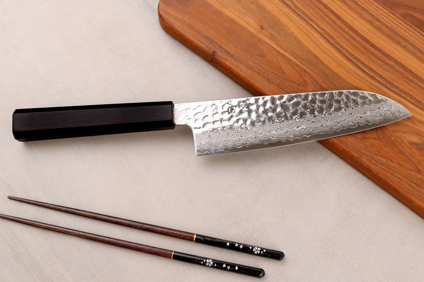Håndlavet japansk santoku-kniv, 18 cm, Hatsukokoro Hayabusa, VG10 Damas Tsuchime