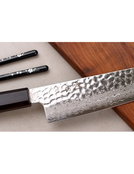 Handgjord japansk santokukniv, 18 cm, Hatsukokoro Hayabusa, VG10 Damas Tsuchime