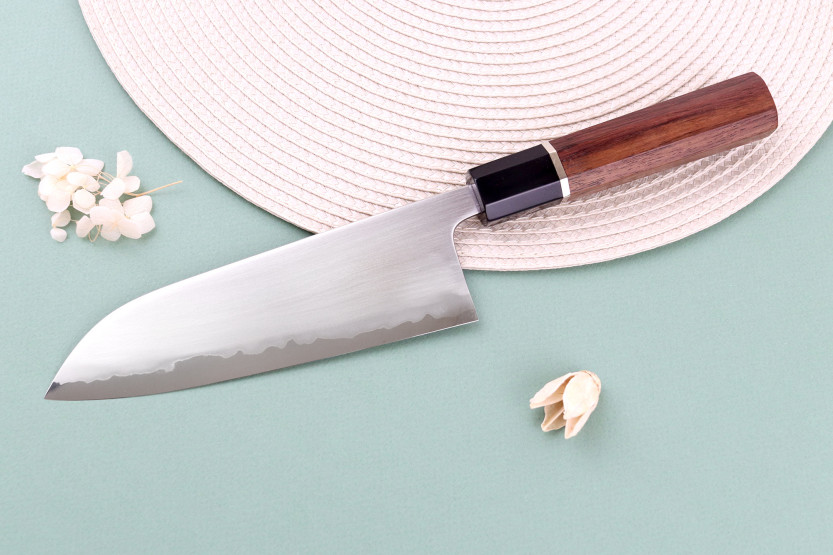 Håndlavet japansk santoku-kniv, 16,5 cm, Toshihiro Wakui, Shirogami 2 San Mai, poleret