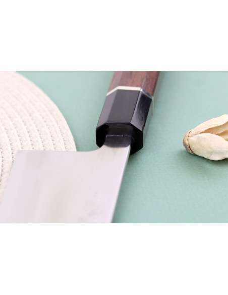 Faca santoku japonesa artesanal de 16,5 cm, da autoria de Toshihiro Wakui, em aço Shirogami 2 San Mai polido