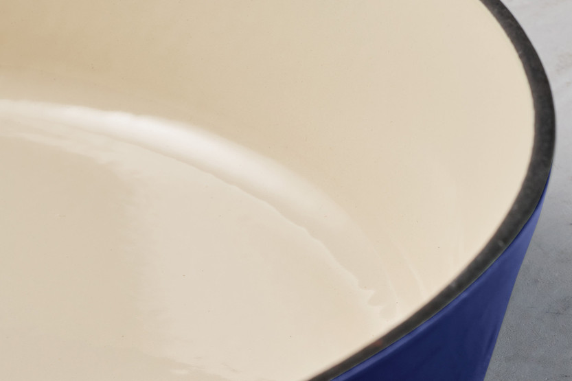 Panela redonda de 26 cm Tramontina Bestow, em ferro fundido esmaltado azul, 6,5 L