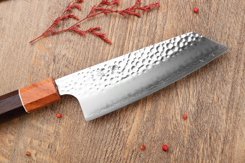Coltello Bunka giapponese artigianale da 17 cm, Yuzo Akira Tsuchime VG10