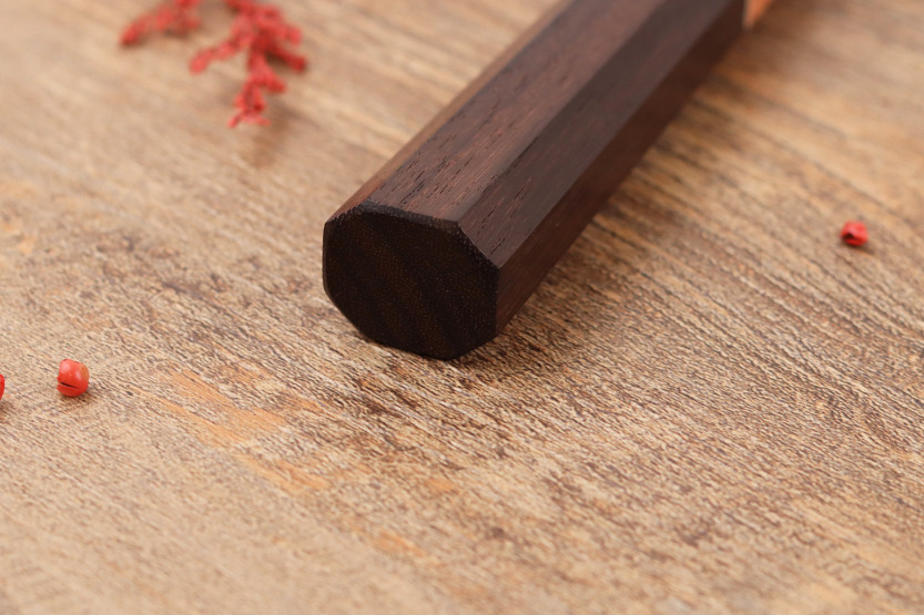 Cuchillo bunka japonés artesanal de 17 cm, de Yuzo Akira, con acabado tsuchime y acero VG10