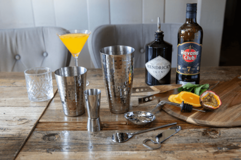 Conjunto de 8 peças para cocktails BarCraft Boston em aço inoxidável com acabamento martelado
