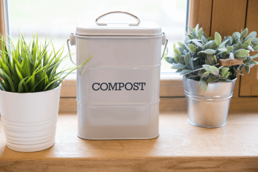 KitchenCraft Living Nostalgia compost bin in cream steel 3L