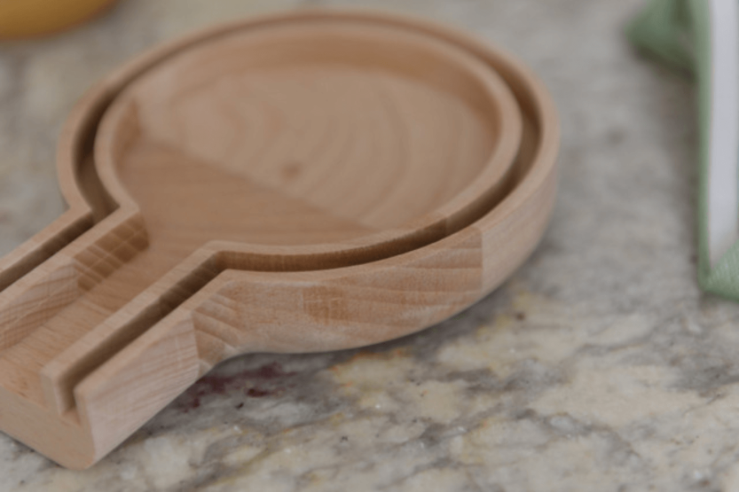KitchenCraft Idilica spoon rest in beechwood 16.5 x 12.5 x 2cm