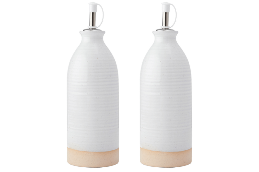 Sæt med 2 KitchenCraft Idilica cremefarvede olie- og eddikeflasker i stentøj 450 ml