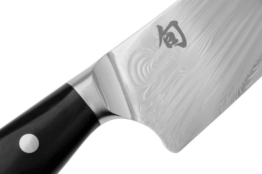 KAI Japans santoku mes Shun Nagare Zwart 72-lagen damascus lemmet Dual Core 18cm gebogen handgreep