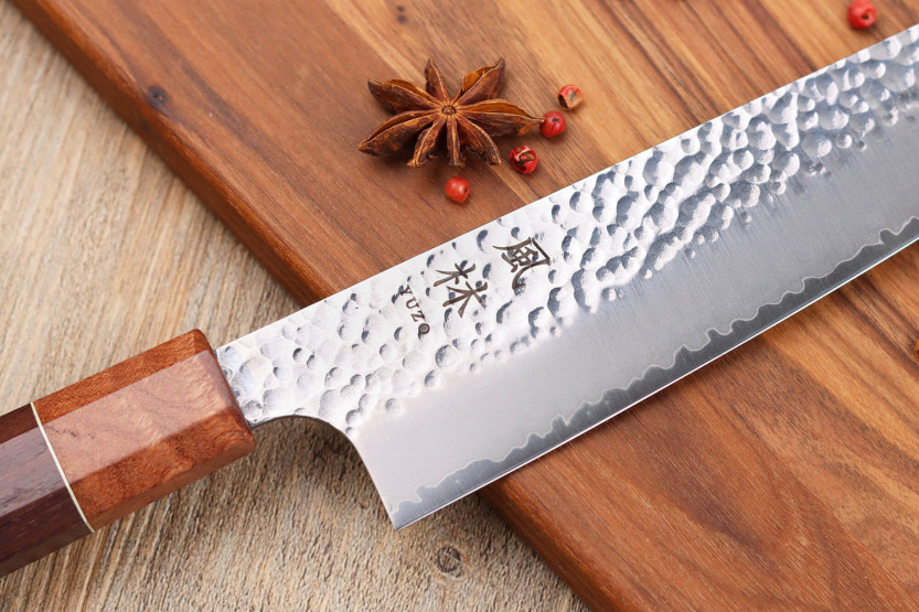 Cuchillo de cocinero japonés Yuzo VG10 Tsuchime Rosewood 20cm hecho a mano
