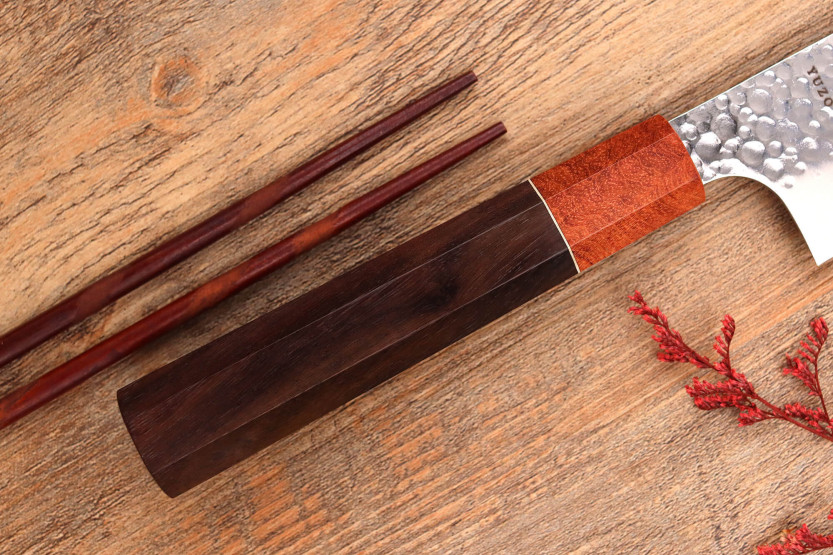 VG10 Rosewood Yuzo Tsuchime 17 cm japansk håndlavet santoku-kniv