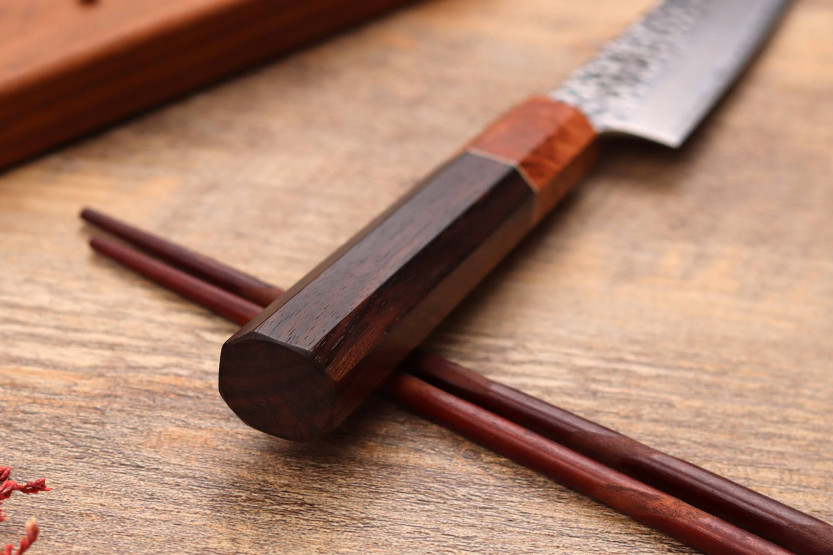 Faca universal japonesa Yuzo Tsuchime VG10 Rosewood 15cm feita à mão
