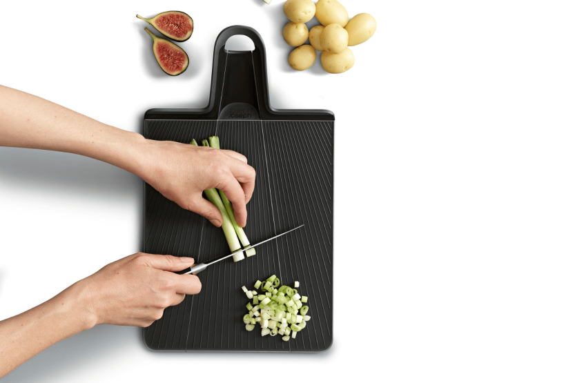 Faltbares Schneidebrett Joseph Joseph Chop2Pot Plus großes Modell schwarz 34,5x26cm