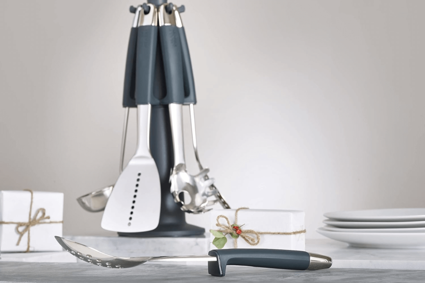 Carrousel van 6 Joseph Joseph Elevate Steel roestvrijstalen keukengerei met draaibare standaard