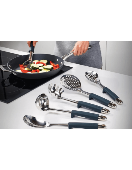 Karuselli 6 Joseph Joseph Elevate Steel -ruostumattomasta teräksestä valmistettua ruokailuvälinettä pyörivällä jalustalla.