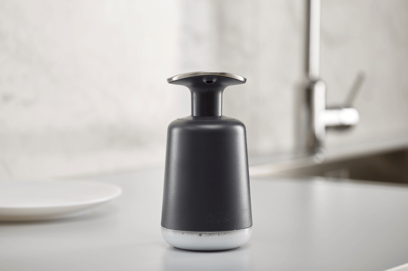 Distributeur de savon Joseph Joseph Presto gris