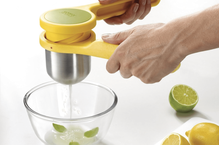 Joseph Joseph Helix juicepress i rostfritt stål och nylon