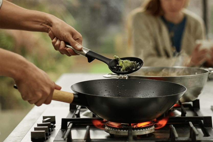 Set di 5 Utensili in silicone Joseph Joseph Elevate Fusion con portaoggetti