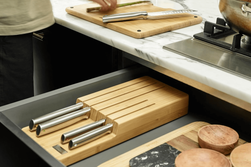 Set de 5 cuchillos Joseph Joseph Elevate Steel Knives Bamboo Store + plateau en bambou