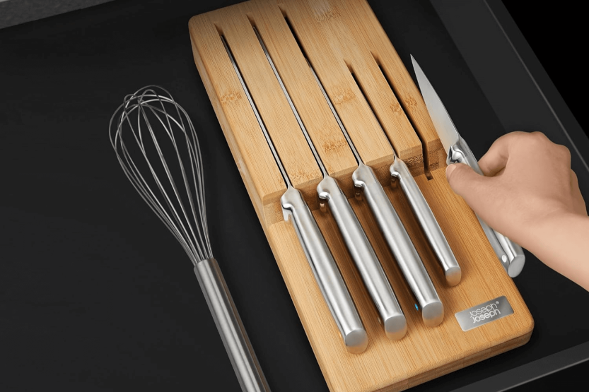 Set de 5 couteaux Joseph Joseph Elevate Steel Knives Bamboo Store + plateau en bambou