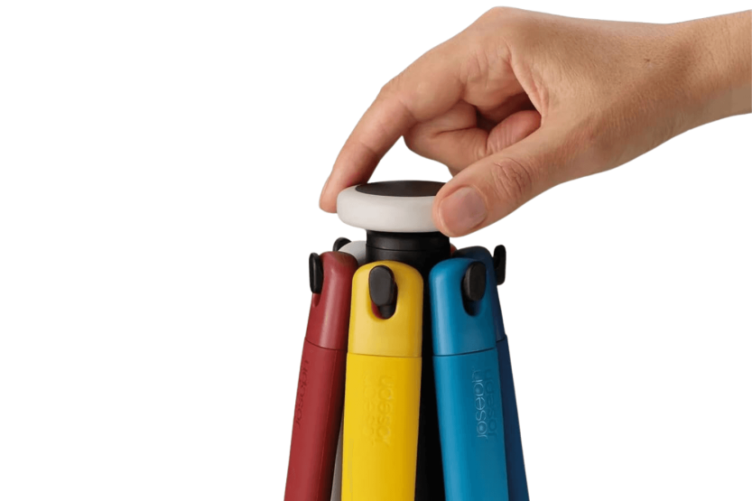 Joseph Joseph Elevate Multicolor astiat karuselli pyörivällä säilytystelineellä varustettuna