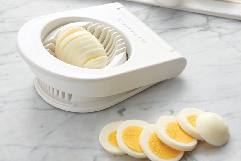 Affettauova Kitchen Aid in acciaio inox e polimero bianco