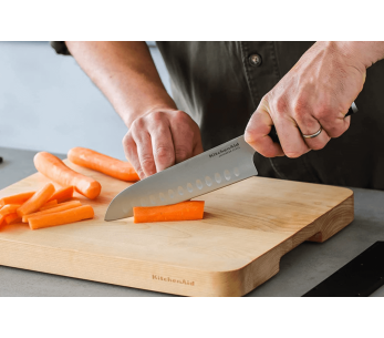 Kitchen Aid Gourmet santoku-kniv med granton-egg 18 cm japansk stålblad + etui 2