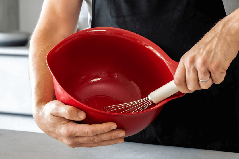Sett med 3 Kitchen Aid røde blandeskåler i polymer