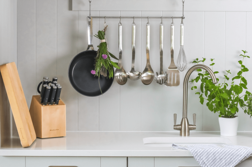 Kitchen Aid sked med skåra i rostfritt stål