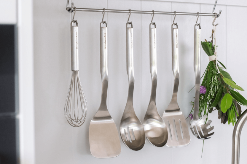 Kitchen Aid vinklet spatel i rustfrit stål