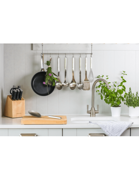 Kitchen Aid spatel i rustfrit stål, vinklet og gennembrudt