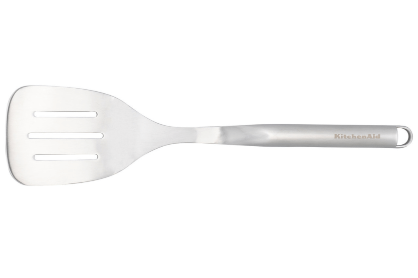 Kitchen Aid spatel i rustfrit stål, vinklet og gennembrudt