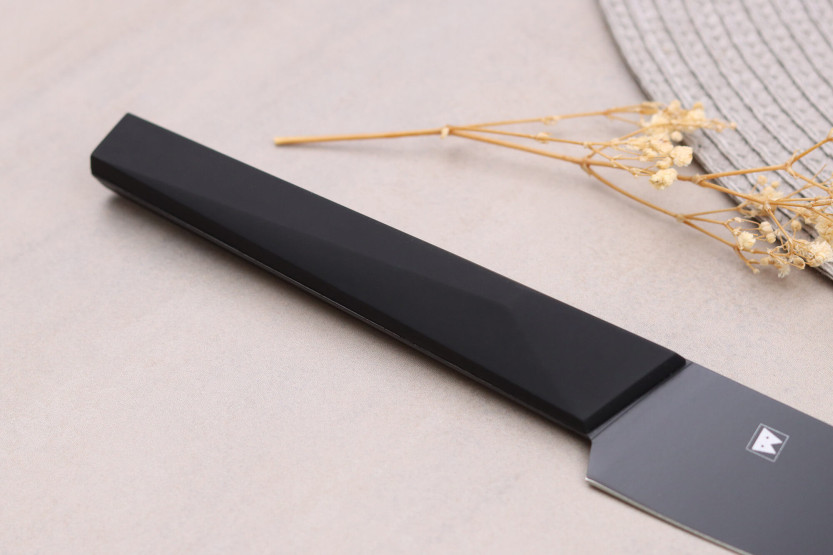 Faca utilitária japonesa Satake preta de 13,5 cm