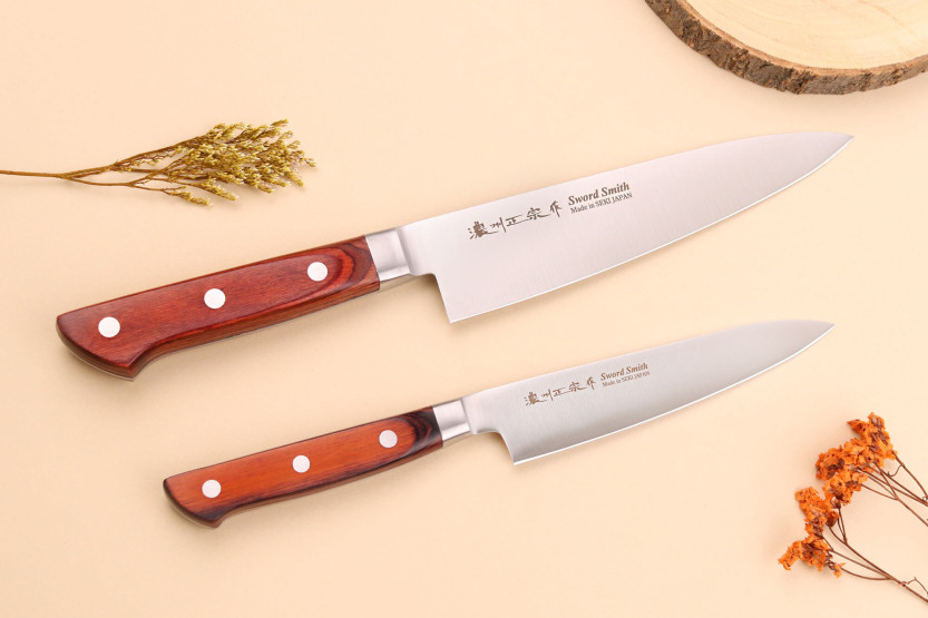 Æskesæt med 2 Satake Brown Pakkawood japanske knive Chef + Paring