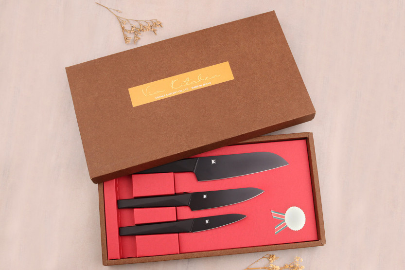Satake Black 3 japanske kniver sett santoku + universal + kontor