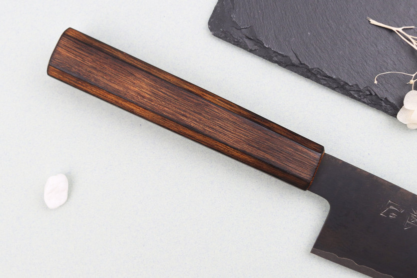 Faca de chef japonesa tradicional Nakamura Kaishin Ginsan Black Damas