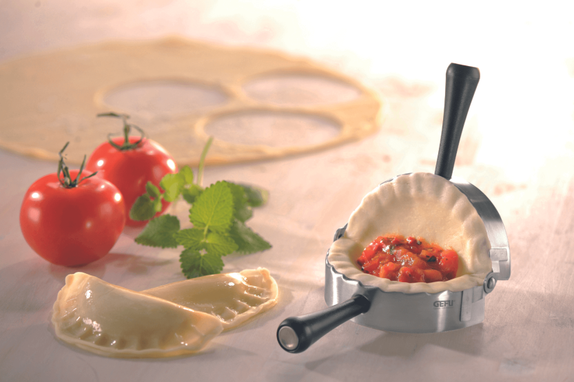Gefu Ravenna nivelletty ruostumattomasta teräksestä valmistettu pyöreä ravioli-muotti