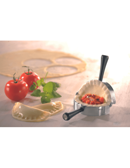 Gefu Ravenna nivelletty ruostumattomasta teräksestä valmistettu pyöreä ravioli-muotti