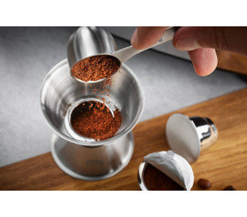 Gefu Conscio coffee funnel and measuring cup in 18/8 stainless steel 2