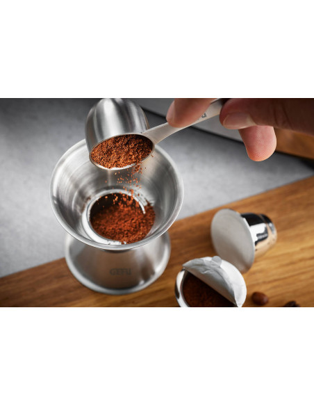 Gefu Conscio Trichter und Kaffeeportionierer mit Tassenhalter aus Edelstahl 18/8