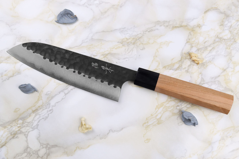 Cuchillo santoku japonés Masakage Koishi 16,5cm hecho a mano
