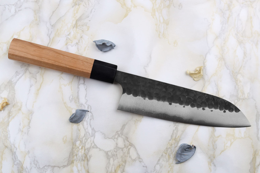 Cuchillo santoku japonés Masakage Koishi 16,5cm hecho a mano