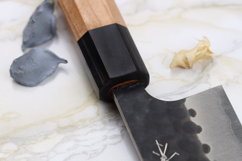 Cuchillo santoku japonés Masakage Koishi 16,5cm hecho a mano