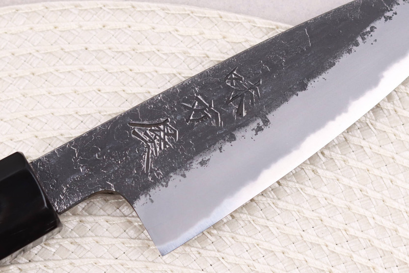Cuchillo de pelar tradicional japonés Hinoura Mutsumi Ajikataya Negro Nashiji de 10cm