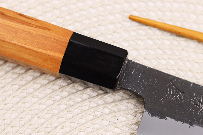 Couteau universel 13,5cm Japonais artisanal Hinoura Mutsumi Ajikataya Black Nashiji
