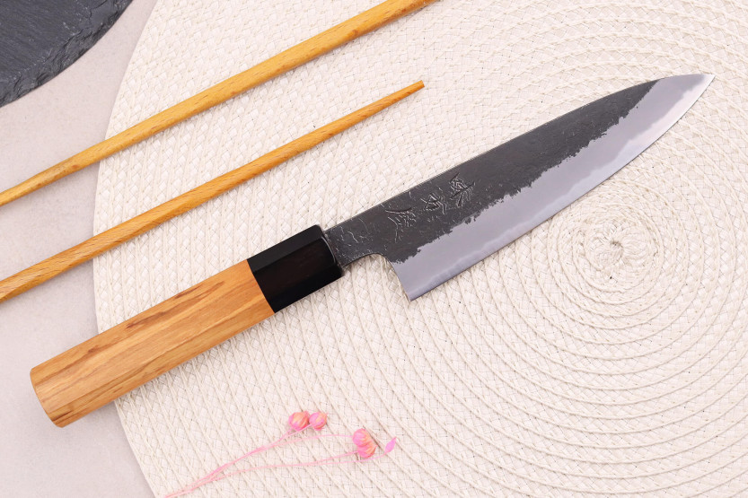 Couteau universel 13,5cm Japonais artisanal Hinoura Mutsumi Ajikataya Black Nashiji